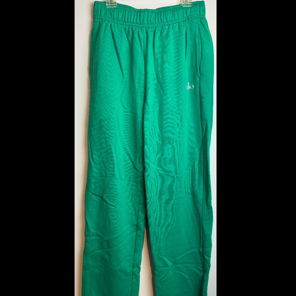 Alo Yoga Accolade Straight-Leg Sweatpants – Size Small